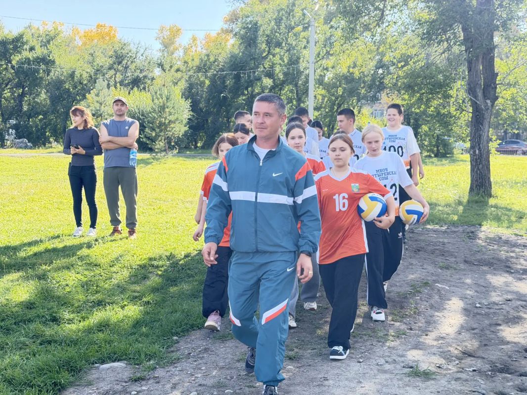 В Каптырево открыли новую спортивную площадку В Каптырево открыли новую спортивную площадку