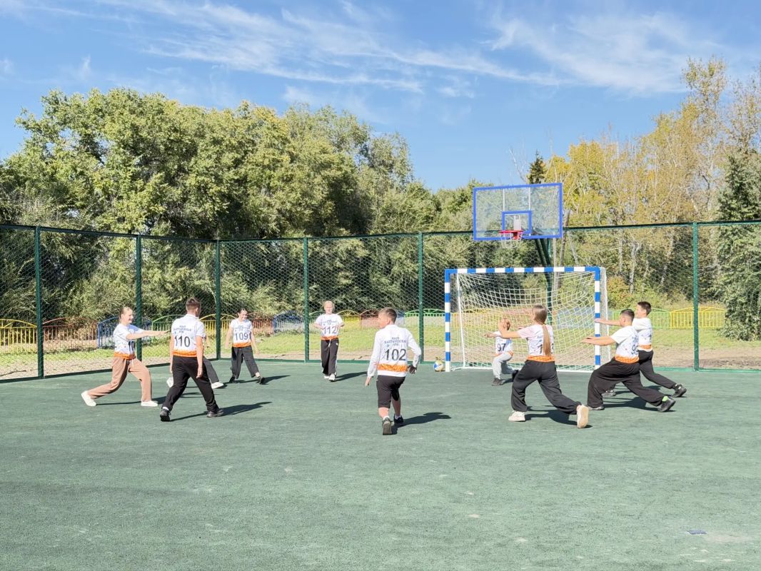 В Каптырево открыли новую спортивную площадку В Каптырево открыли новую спортивную площадку