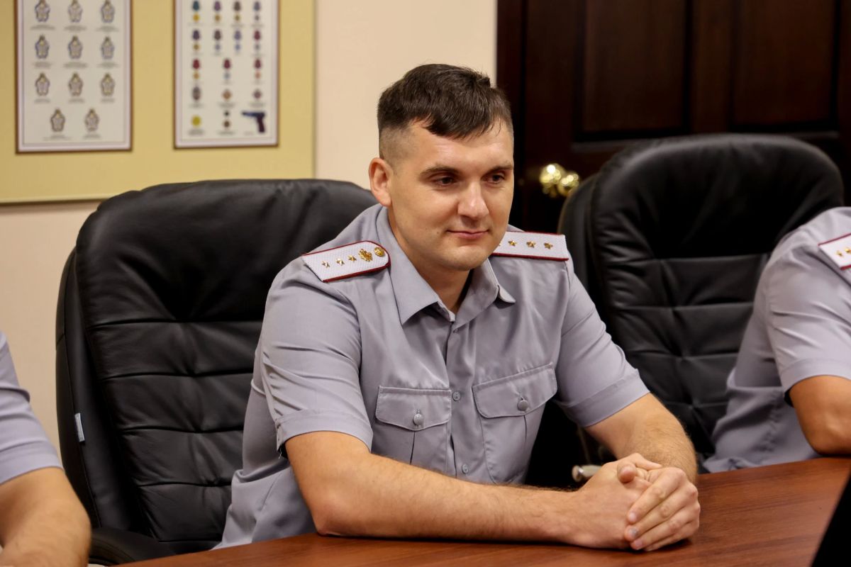 Начальник ГУФСИН Антон Ефаркин встретился с молодыми сотрудниками УИС – участниками Всероссийского молодежного форума «Территория инициативной молодежи «Бирюса – 2026» Начальник ГУФСИН Антон Ефаркин встретился с молодыми сотрудниками УИС – участниками Всероссийского молодежного форума «Территория инициативной молодежи «Бирюса – 2026»