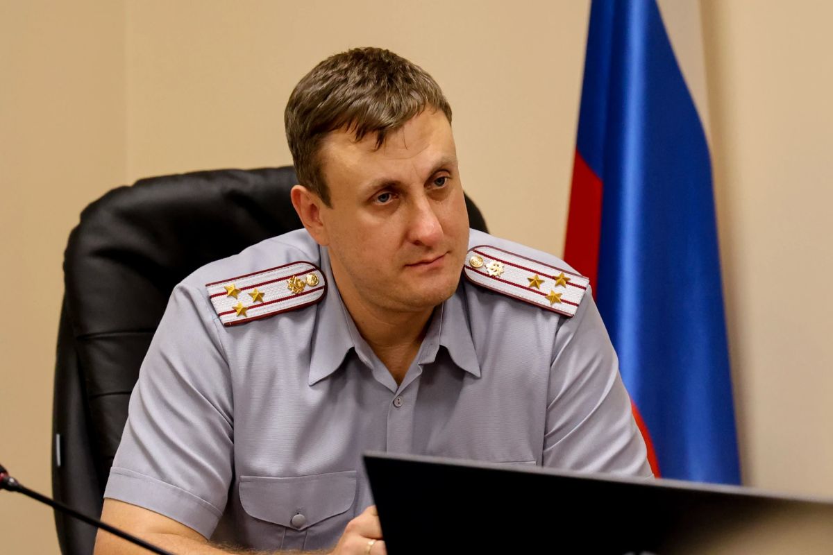Начальник ГУФСИН Антон Ефаркин встретился с молодыми сотрудниками УИС – участниками Всероссийского молодежного форума «Территория инициативной молодежи «Бирюса – 2026» Начальник ГУФСИН Антон Ефаркин встретился с молодыми сотрудниками УИС – участниками Всероссийского молодежного форума «Территория инициативной молодежи «Бирюса – 2026»