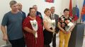 #жильё #аварийка. Ключи от четырёх новых квартир вручены жителям двух аварийных домов с улицы Декабристов в посёлке Емельяново