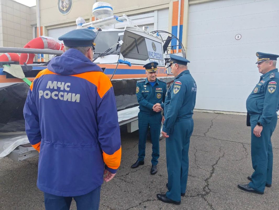Центр ГИМС получил две новых аэролодки Центр ГИМС получил две новых аэролодки