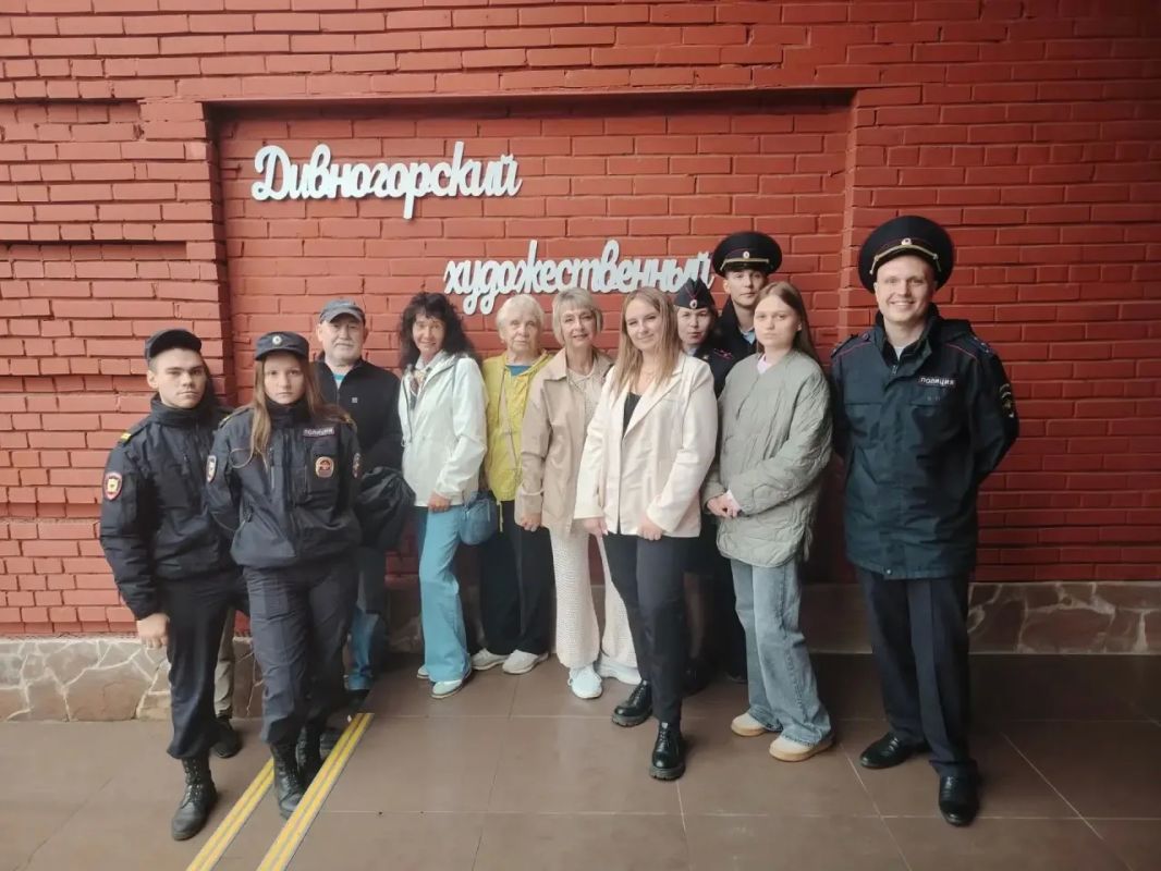 Когда искусство объединяет: ветераны и молодые полицейские на одной волне