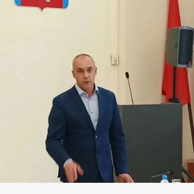 Новые квартиры для жителей: в Емельяновском округе вручили ключи от современного жилья Новые квартиры для жителей: в Емельяновском округе вручили ключи от современного жилья