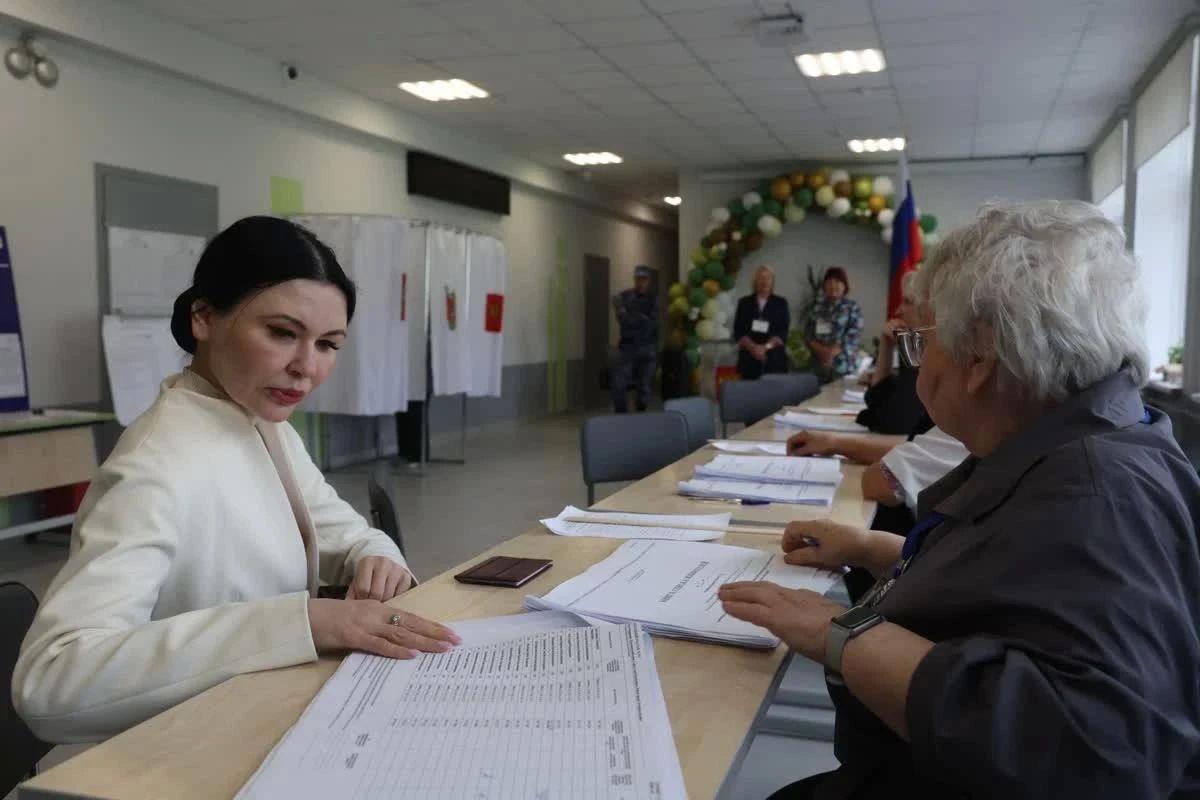 Ирина Иванова проголосовала в Октябрьском районе Красноярска Ирина Иванова проголосовала в Октябрьском районе Красноярска