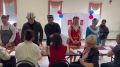 Молодые люди в Туре пришли на избирательный участок в национальных костюмах
