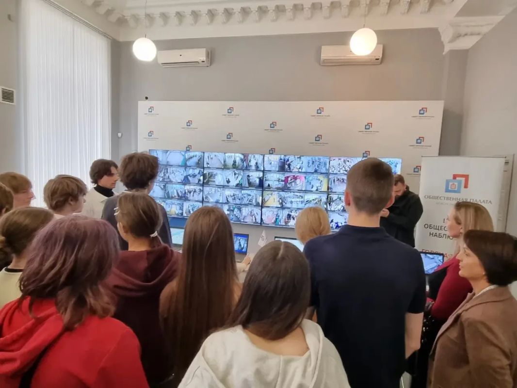 Школьники и студенты Красноярского края познакомились с работой Центра общественного наблюдения Школьники и студенты Красноярского края познакомились с работой Центра общественного наблюдения