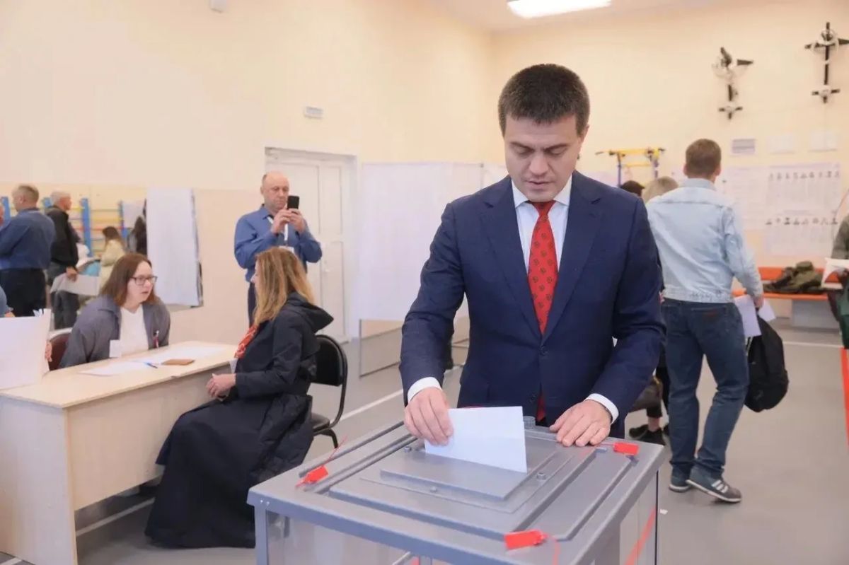 Михаил Котюков: Начал день, как и многие жители края сегодня, с посещения своего избирательного участка Михаил Котюков: Начал день, как и многие жители края сегодня, с посещения своего избирательного участка