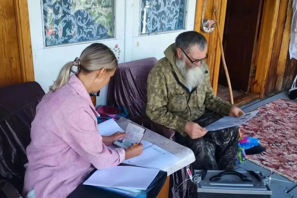 В Дзержинско-Тасеевском округе первыми получили возможность проголосовать жители двух староверческих поселков В Дзержинско-Тасеевском округе первыми получили возможность проголосовать жители двух староверческих поселков