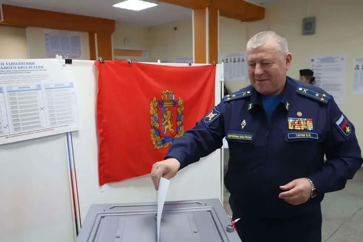 Евгений Гарин: «Мы голосуем за наше будущее» Евгений Гарин: «Мы голосуем за наше будущее»