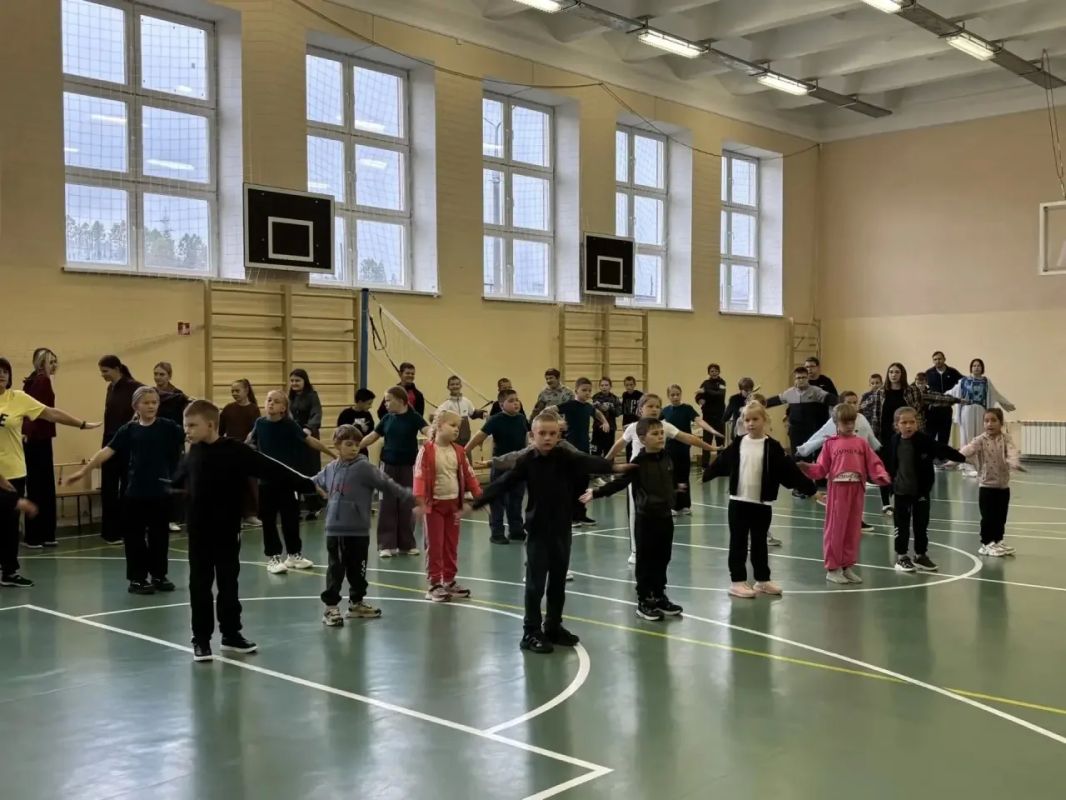 «Зарядка со стражем порядка»: вместе за здоровый образ жизни! «Зарядка со стражем порядка»: вместе за здоровый образ жизни!