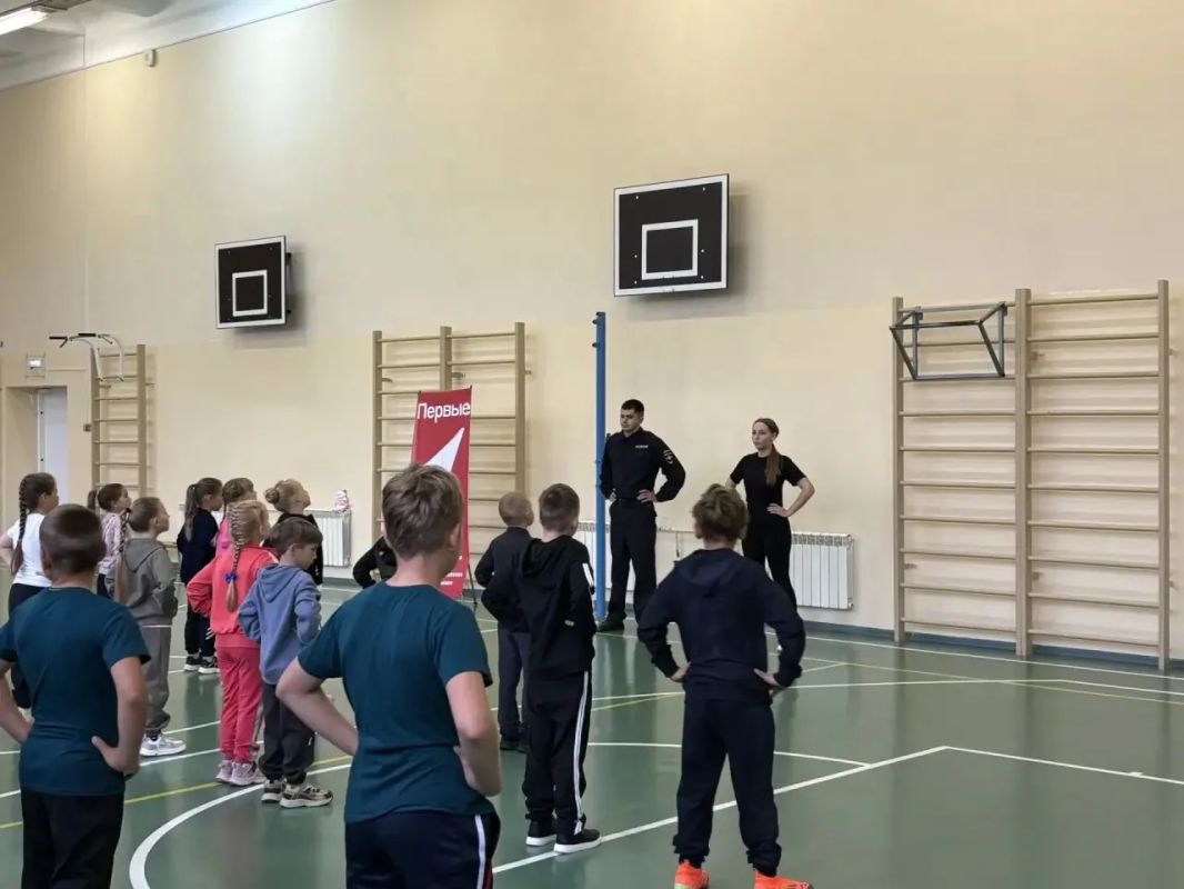 «Зарядка со стражем порядка»: вместе за здоровый образ жизни! «Зарядка со стражем порядка»: вместе за здоровый образ жизни!