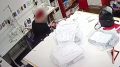 В Красноярске росгвардейцы задержали 22-летнюю сотрудницу магазина «Лемана Про», которую подозревают в систематических кражах электроинструментов