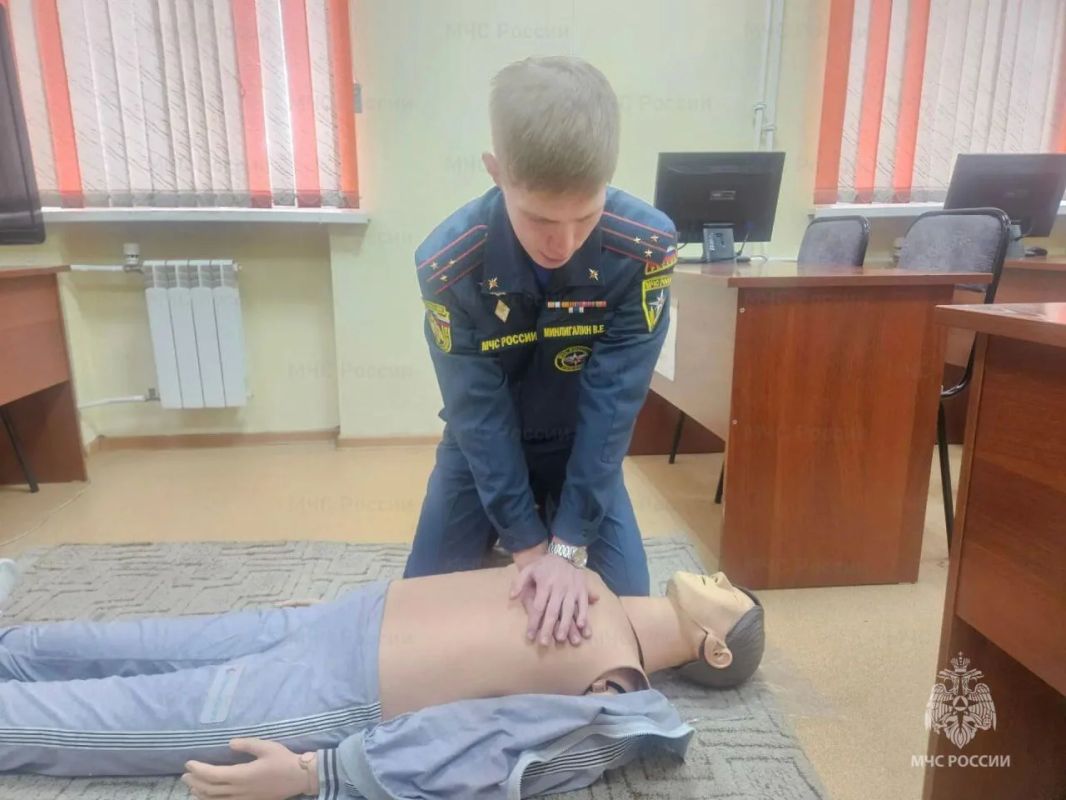 Сотрудники Главного управления повторили правила оказания первой помощи Сотрудники Главного управления повторили правила оказания первой помощи