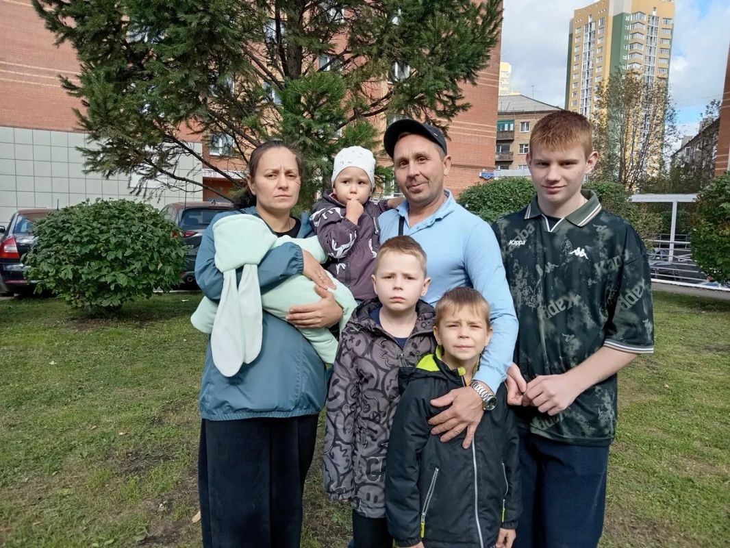 «У меня сын родился!» Красноярец Алексей Мангаров радовался пятому ребенку, как в первый раз