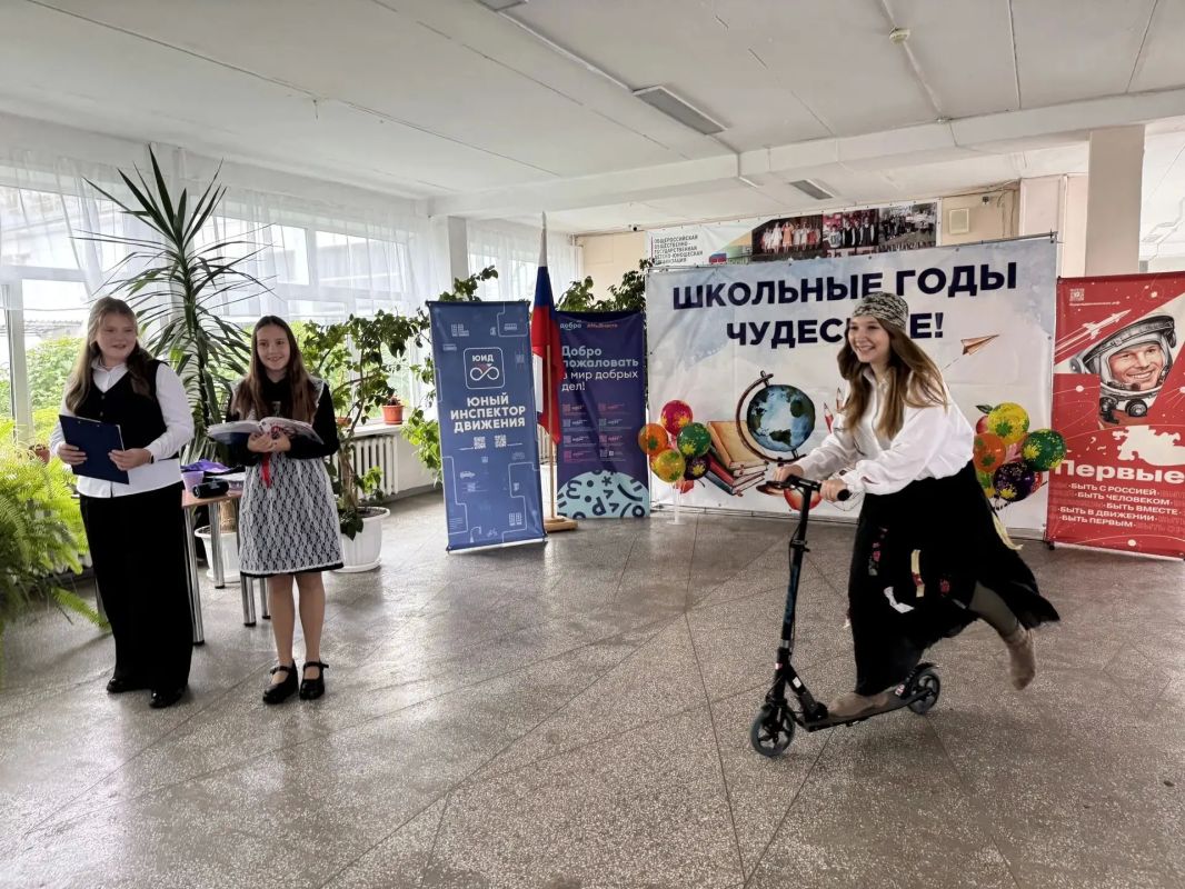 В "Единый день БДД" госавтоинспекторы посвятили первоклассников Курагинского и Шушенского округа в пешеходы В "Единый день БДД" госавтоинспекторы посвятили первоклассников Курагинского и Шушенского округа в пешеходы