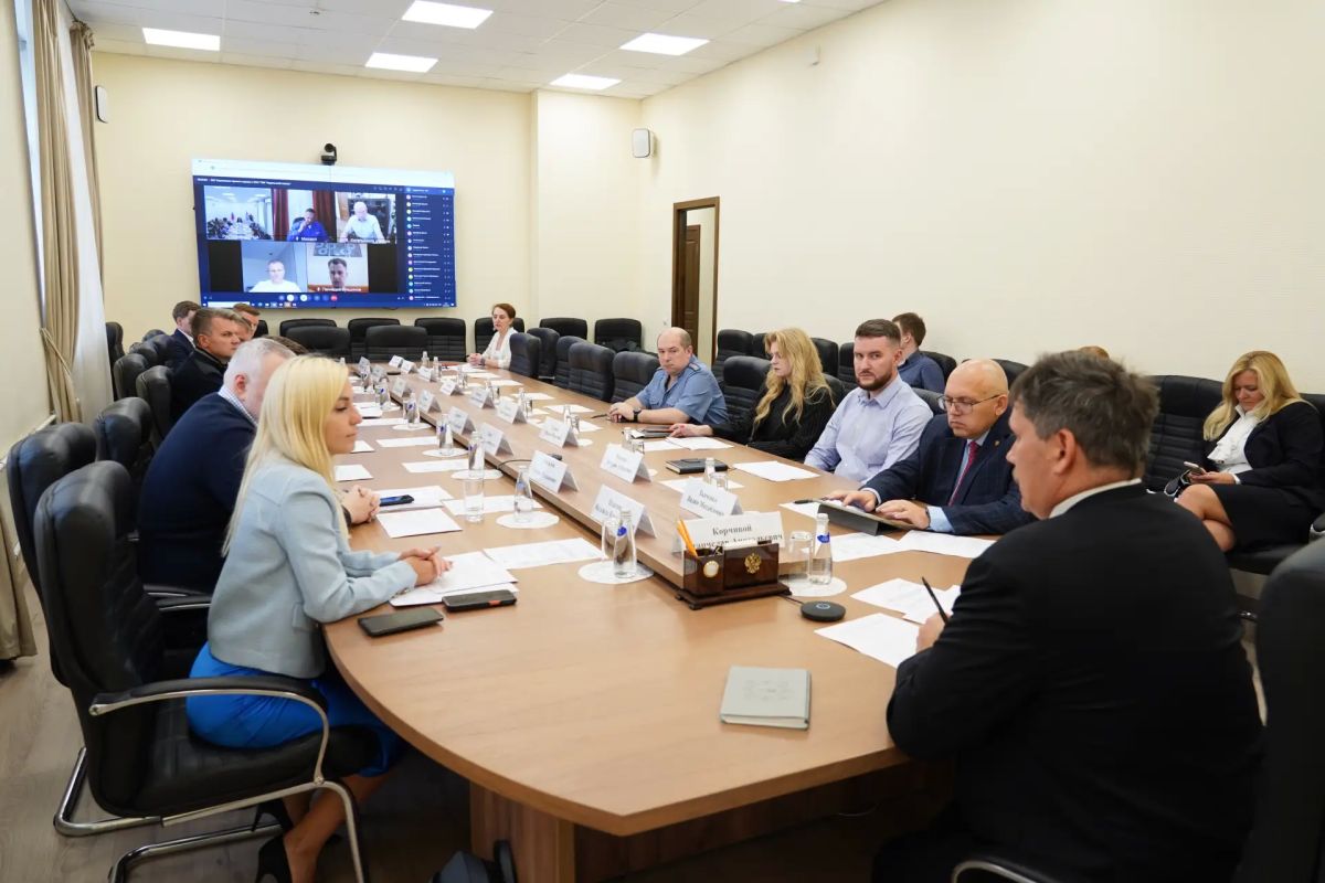 Ростехнадзор и ПАО «ГМК «Норильский никель» в рамках Соглашения о взаимодействии от 8 июня 2026 года провели рабочее совещание под председательством Заместителя руководителя ведомства Станислава Корчивого, а также при... Ростехнадзор и ПАО «ГМК «Норильский никель» в рамках Соглашения о взаимодействии от 8 июня 2026 года провели рабочее совещание под председательством Заместителя руководителя ведомства Станислава Корчивого, а также при...