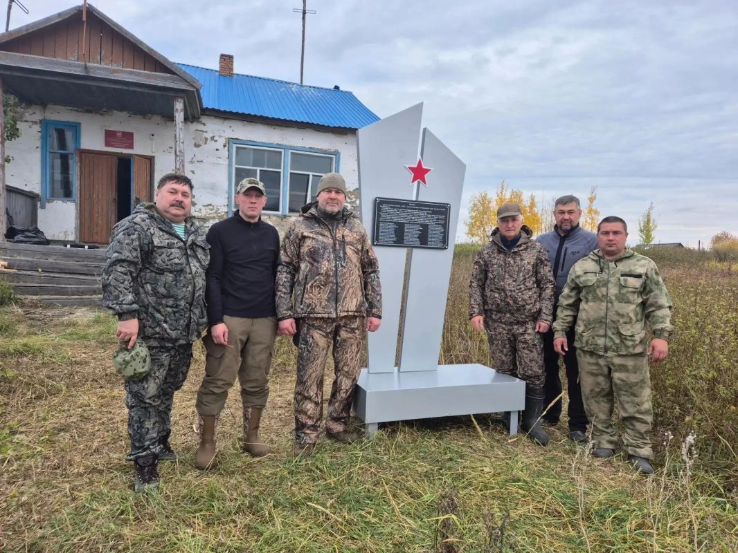 В деревне Костино Туруханского округа установили мемориальную стелу