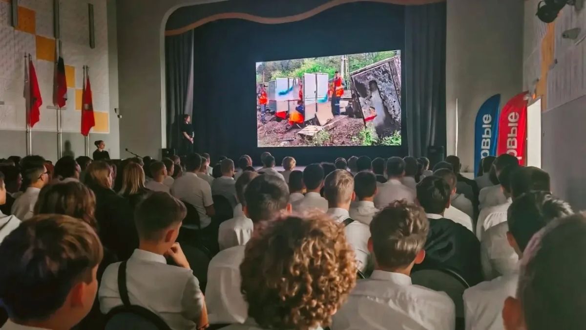 «Азбука безопасности на стальной магистрали»: транспортные полицейские Ачинска проводят уроки для детей и молодежи «Азбука безопасности на стальной магистрали»: транспортные полицейские Ачинска проводят уроки для детей и молодежи