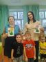 Тепло детских ладошек. В честь Дня дошкольного работника в детском саду "Колокольчик" сегодня было особенно трогательно: ребята из подготовительной группы «Светлячок» поздравили сотрудников открытками, сделанными своими...