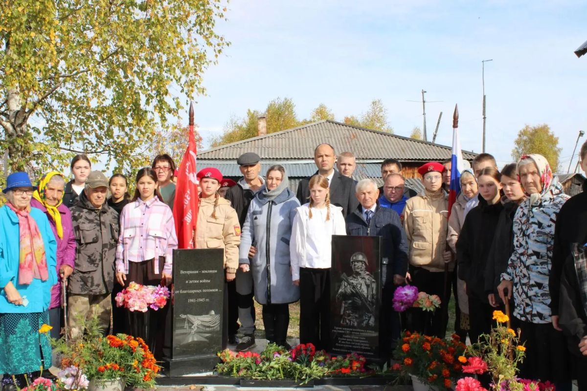 В посёлке Омском Казачинско-Пировского округа открыли памятную плиту участникам СВО В посёлке Омском Казачинско-Пировского округа открыли памятную плиту участникам СВО
