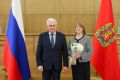 Сотрудники министерства экономики и регионального развития награждены нагрудными знаками «За выслугу лет на службе Красноярскому краю»
