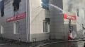 В Назарове загорелась кровля торгового центра