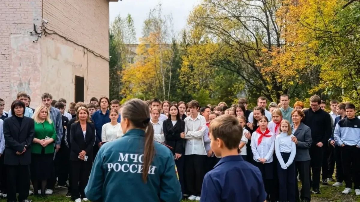 В школе №71 Кедрового прошли учения по эвакуации В школе №71 Кедрового прошли учения по эвакуации