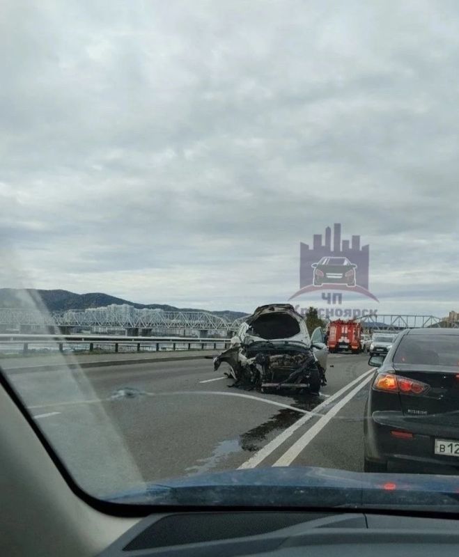 Три человека погибли в массовой аварии в Красноярске Три человека погибли в массовой аварии в Красноярске