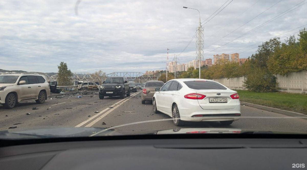 Три девушки погибли в страшной аварии на Дубровинского в Красноярске Три девушки погибли в страшной аварии на Дубровинского в Красноярске