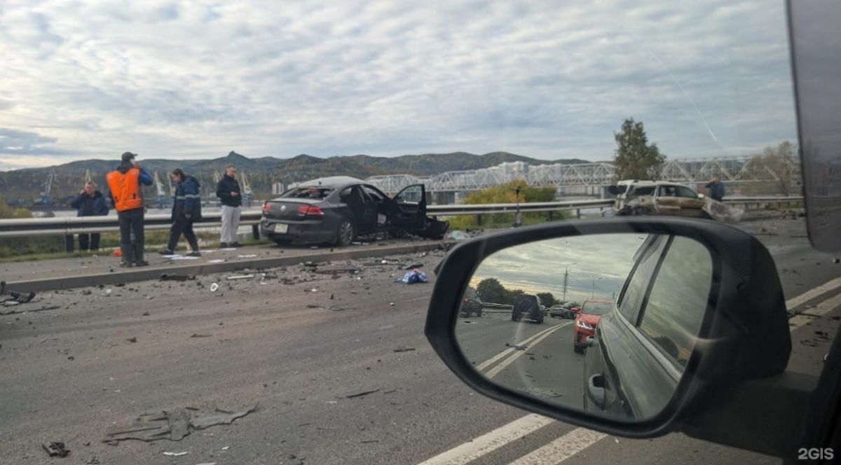 Три девушки погибли в страшной аварии на Дубровинского в Красноярске