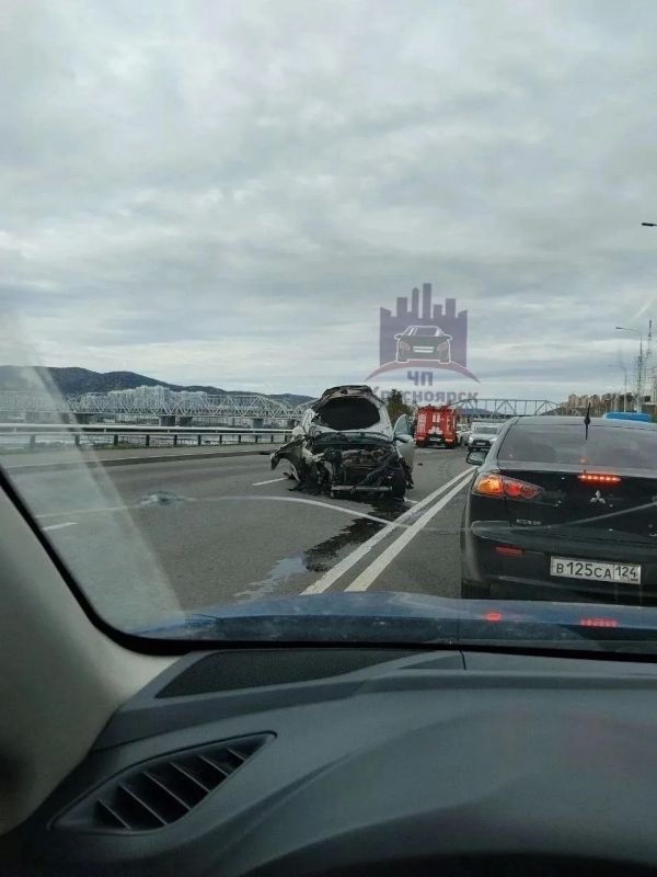 Три девушки погибли в массовой аварии на Дубровинского в Красноярске Три девушки погибли в массовой аварии на Дубровинского в Красноярске