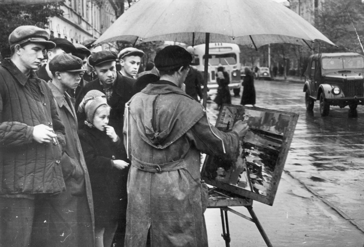 В Красноярске к 100-летию со дня рождения Андрея Поздеева показывают «город, которого больше нет» В Красноярске к 100-летию со дня рождения Андрея Поздеева показывают «город, которого больше нет»