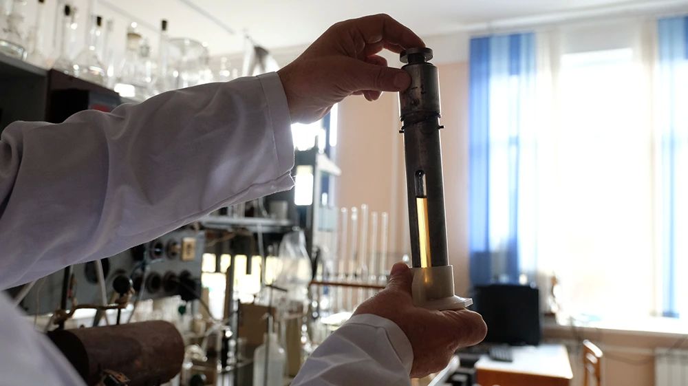 Красноярские учёные разработали способ извлекать до 98% платины из отработанных катализаторов без выброса токсичных газов