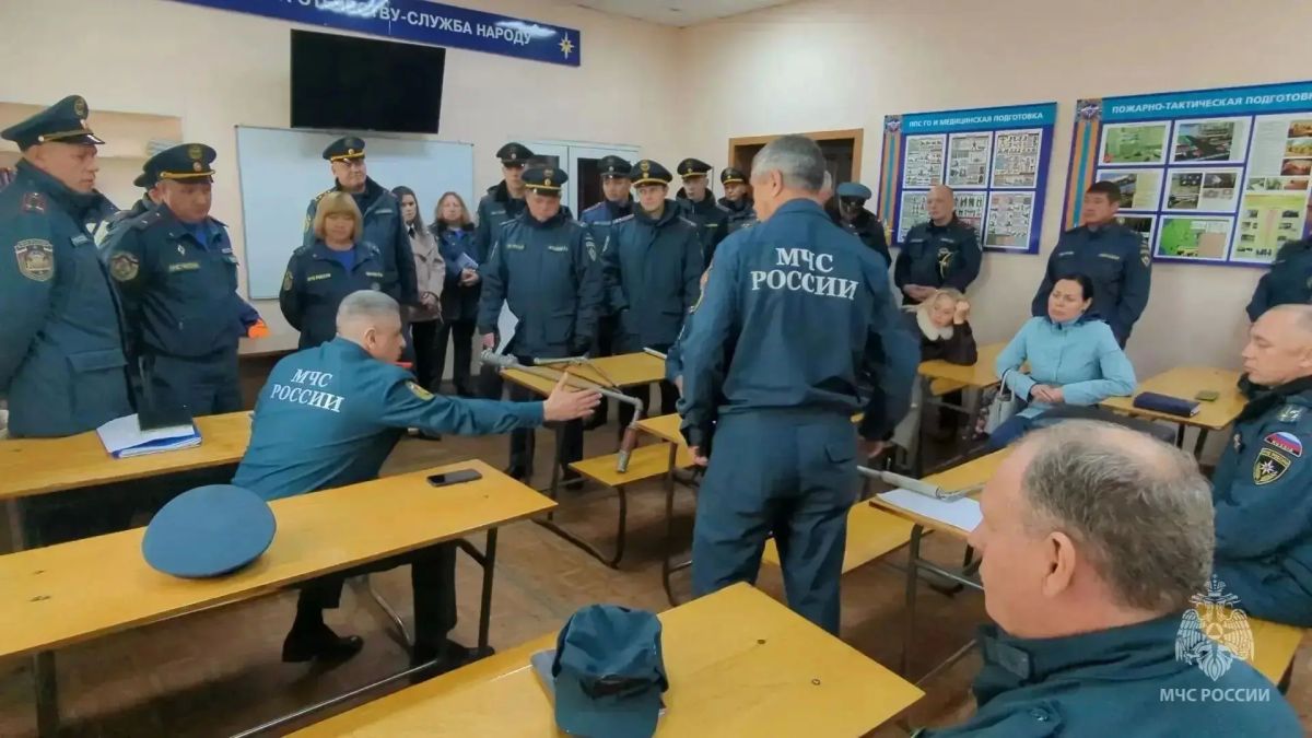 Руководство Главного управления провело выездное совещание в пожарно-спасательной части Руководство Главного управления провело выездное совещание в пожарно-спасательной части
