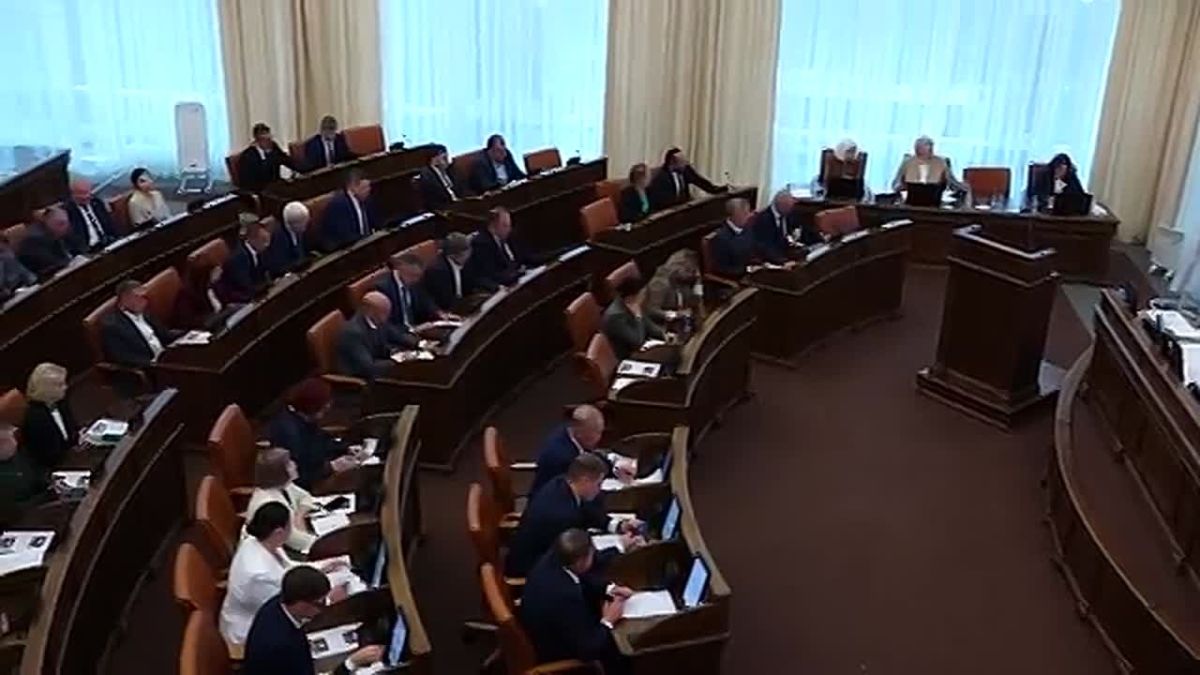 ПЕРВАЯ СЕССИЯ ДЕПУТАТОВ ЗАКОНОДАТЕЛЬНОГО СОБРАНИЯ КРАСНОЯРСКОГО КРАЯ ПЯТОГО СОЗЫВА