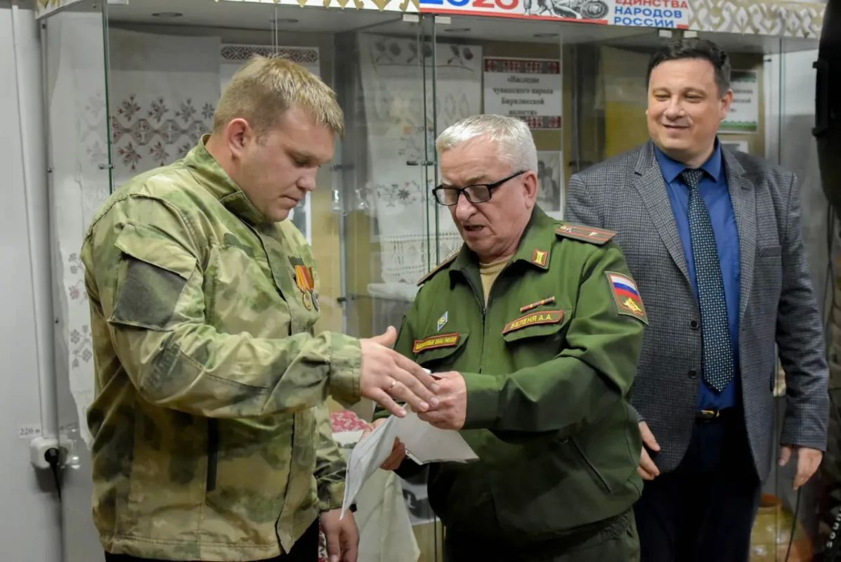 В Бирилюсском округе прошёл «Час мужества: Герои спецоперации — наши земляки» В Бирилюсском округе прошёл «Час мужества: Герои спецоперации — наши земляки»