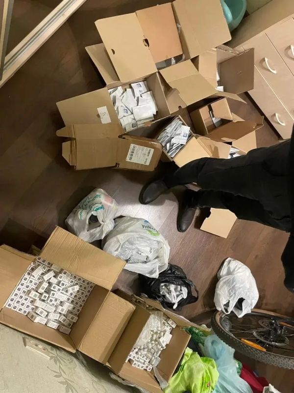 Тренер заказывал стероиды через Telegram, фасовал дома и продавал спортсменам: двое красноярцев предстанут перед судом Тренер заказывал стероиды через Telegram, фасовал дома и продавал спортсменам: двое красноярцев предстанут перед судом