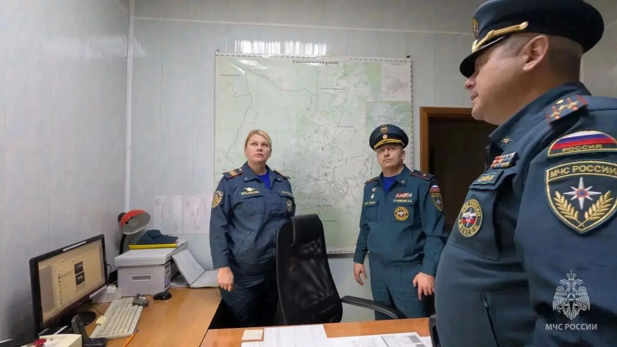 Руководство Главного управления провело выездное совещание в пожарно-спасательной части Руководство Главного управления провело выездное совещание в пожарно-спасательной части