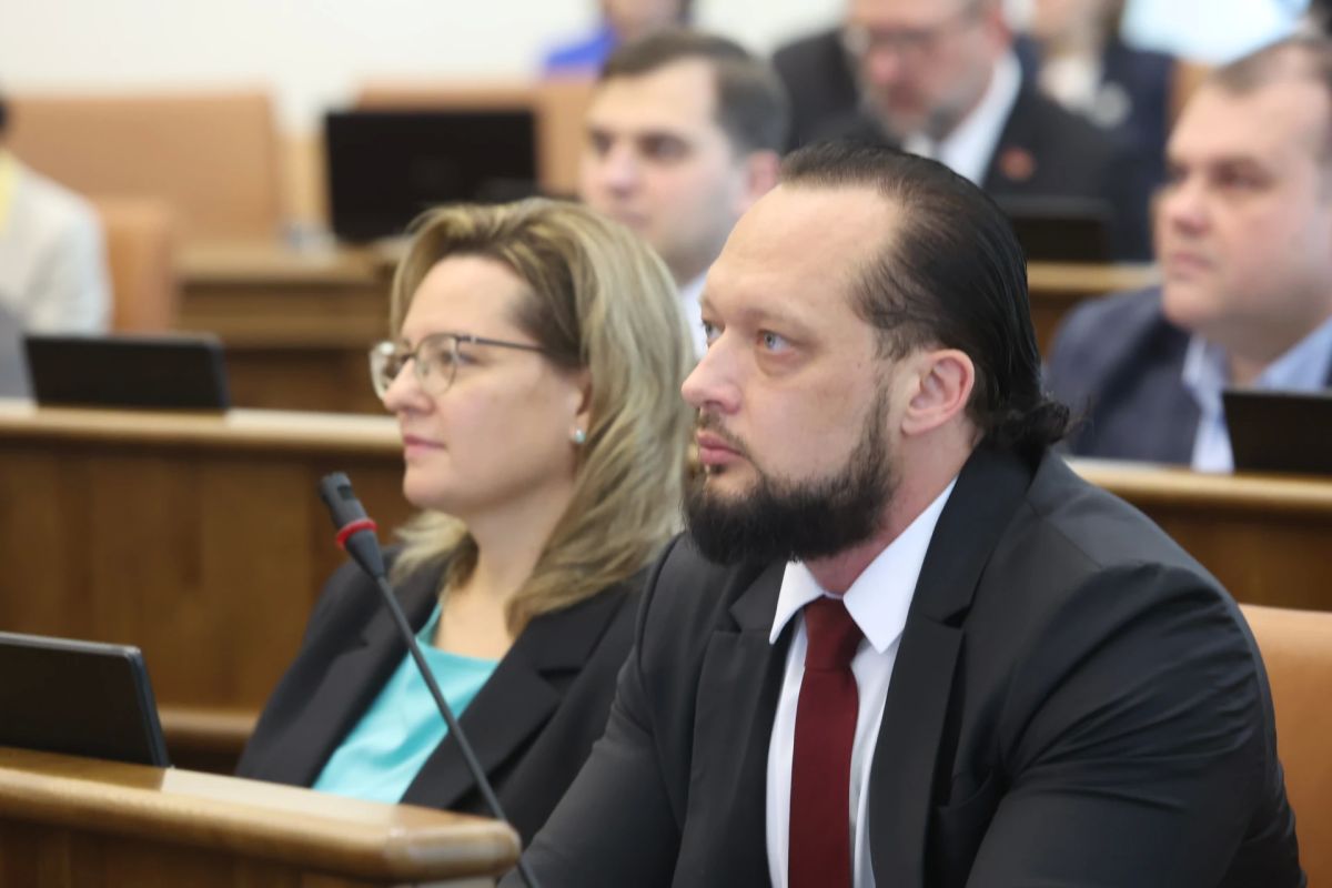 Утверждены четыре заместителя председателя ЗС Утверждены четыре заместителя председателя ЗС