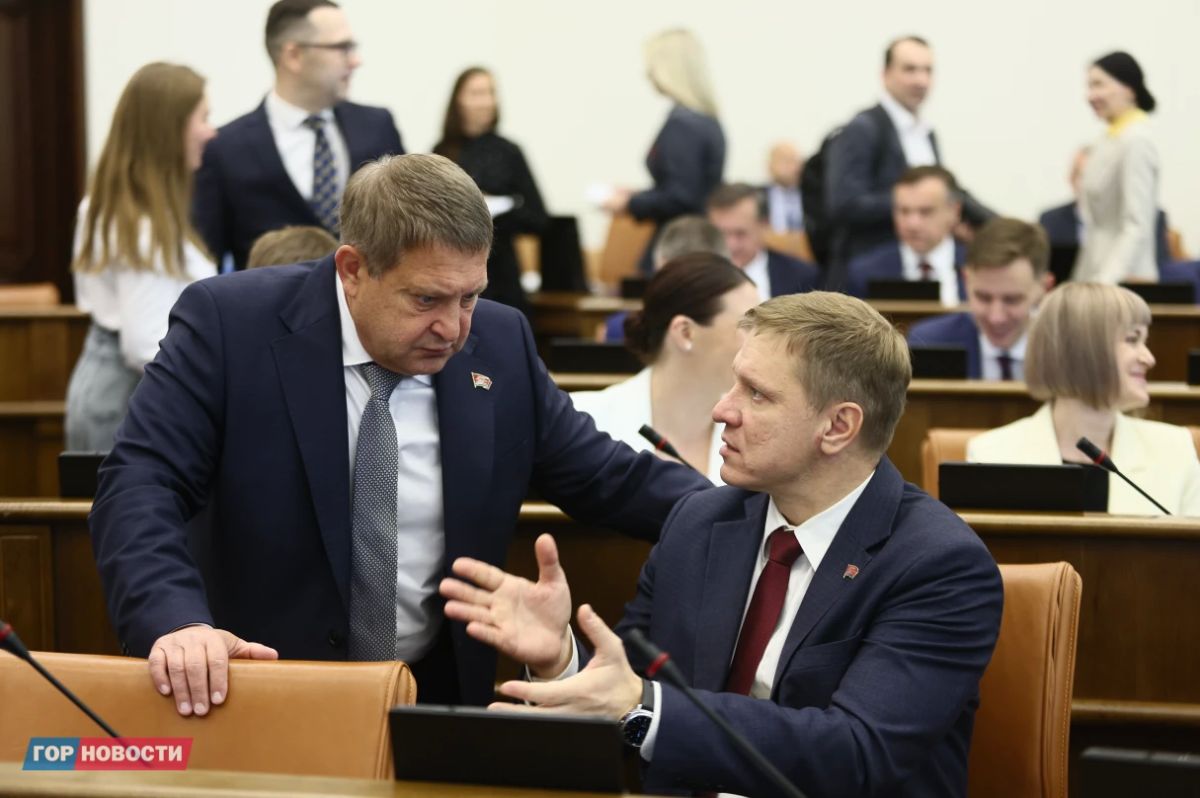 Алексей Додатко остаётся во главе краевого парламента — депутаты поддержали его единогласно Алексей Додатко остаётся во главе краевого парламента — депутаты поддержали его единогласно