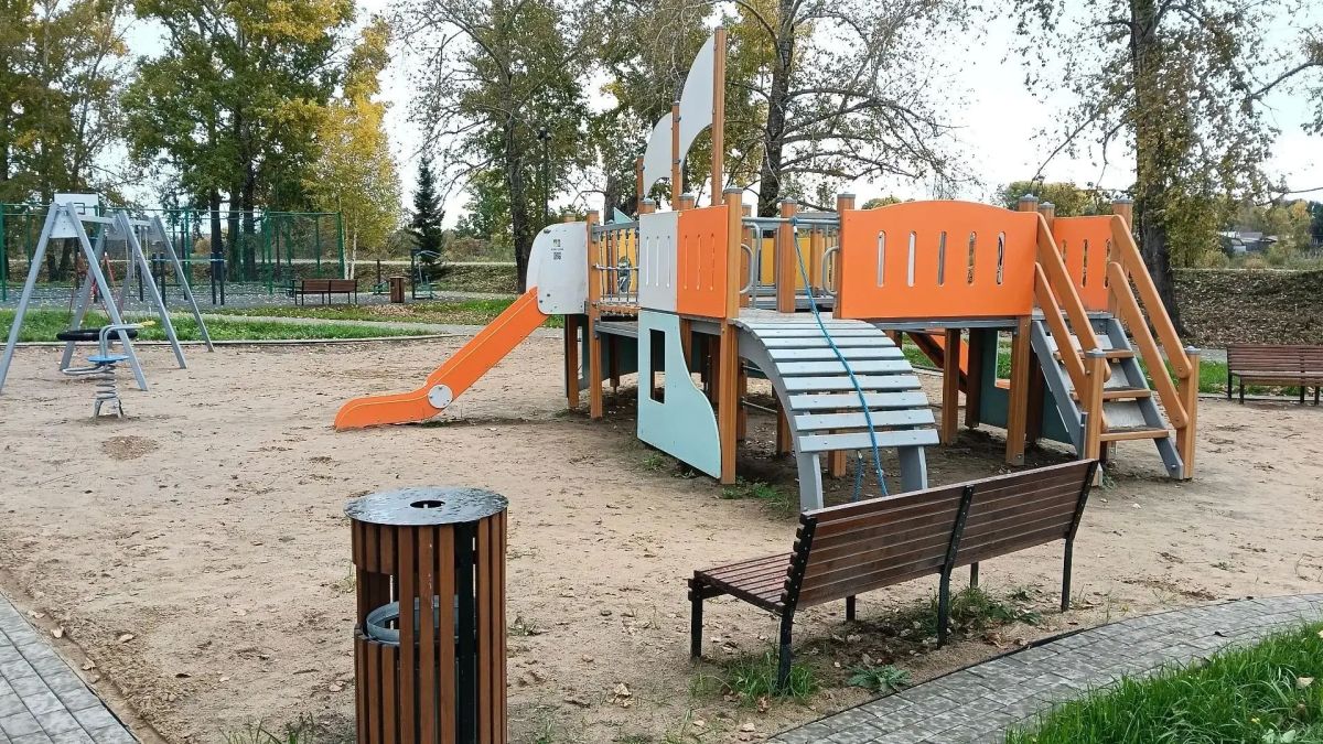 В Енисейске благоустроили общественное пространство в районе Судоверфи В Енисейске благоустроили общественное пространство в районе Судоверфи
