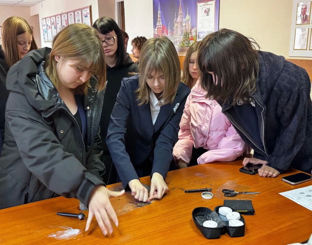 Полиция и молодёжь: профориентация и безопасность Полиция и молодёжь: профориентация и безопасность