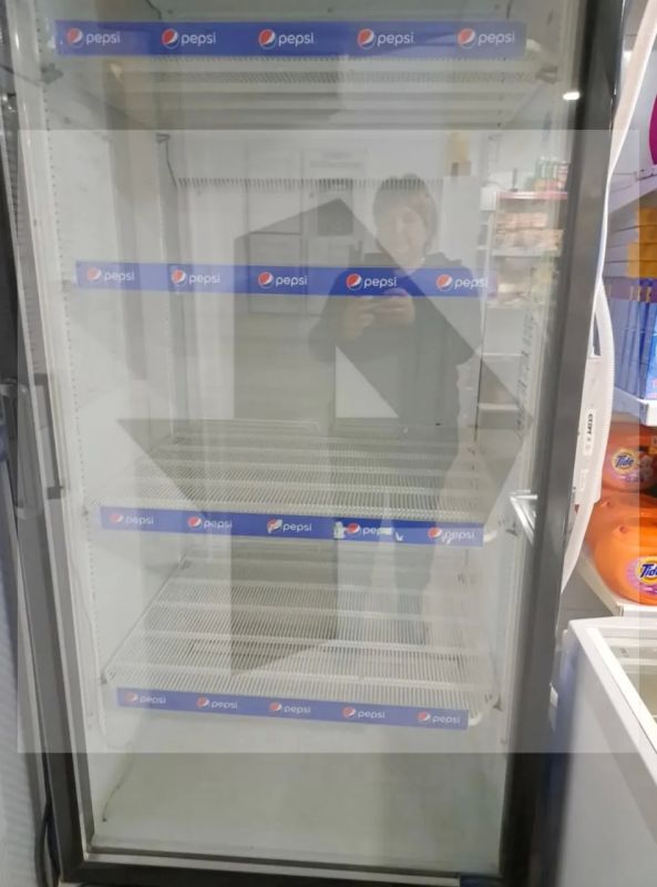 "Молоко закончилось три недели назад, нет масла и муки": в магазинах Эвенкии Красноярского края практически не осталось продуктов первой необходимости "Молоко закончилось три недели назад, нет масла и муки": в магазинах Эвенкии Красноярского края практически не осталось продуктов первой необходимости