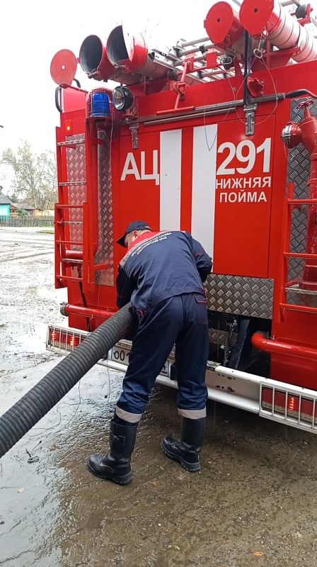 Квартальные зачеты: пожарные ПЧ-291 подтвердили свою готовность — и даже погода не рискнула с ними спорить! Квартальные зачеты: пожарные ПЧ-291 подтвердили свою готовность — и даже погода не рискнула с ними спорить!