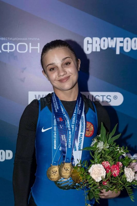 4 октября отмечаем День тяжёлой атлетики и знакомим вас с Елизаветой Жаткиной 4 октября отмечаем День тяжёлой атлетики и знакомим вас с Елизаветой Жаткиной