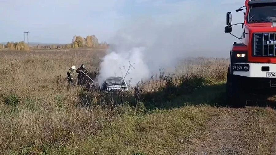 Юная жительница Шарыпово «обмыла» новую машину и уничтожила ее в праздничном заезде Юная жительница Шарыпово «обмыла» новую машину и уничтожила ее в праздничном заезде
