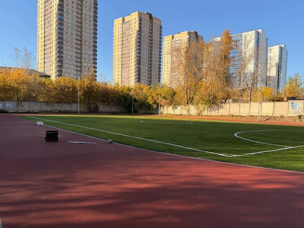 В школе №70 на Аэровокзальной завершают фасадные работы В школе №70 на Аэровокзальной завершают фасадные работы