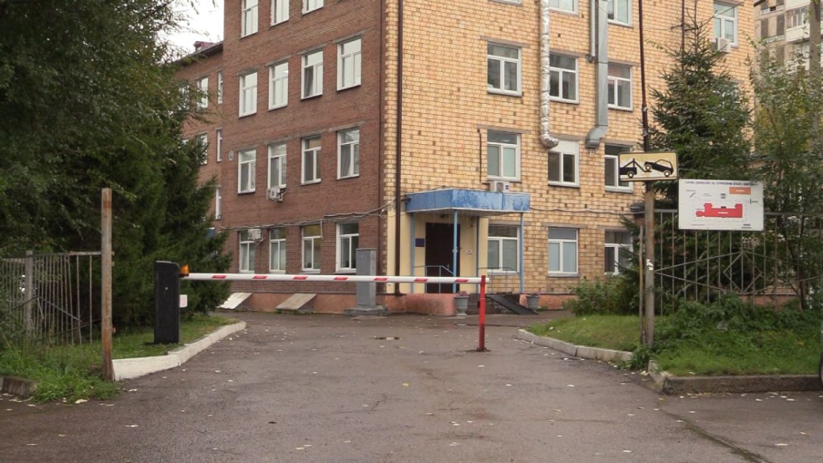 Женщина родила в коридоре роддома №2 в Красноярске