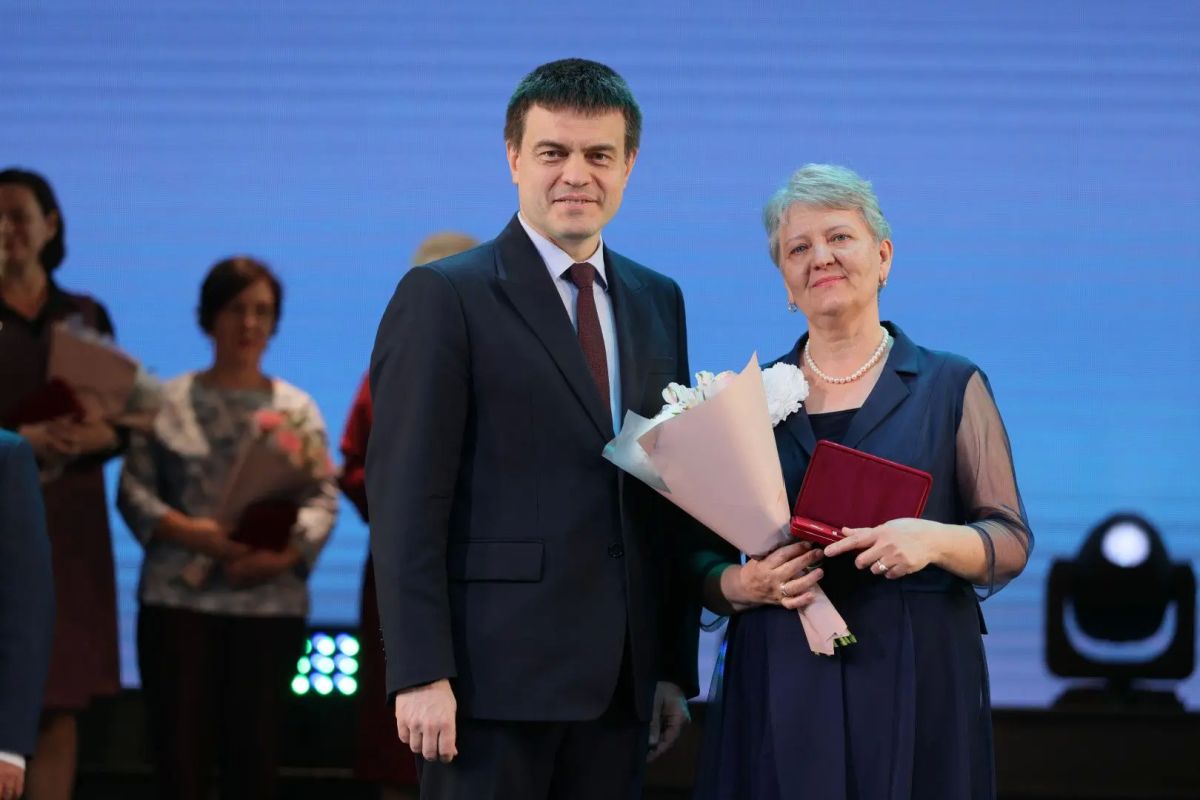 В Красноярской краевой филармонии прошло торжественное мероприятие, приуроченное ко Дню учителя